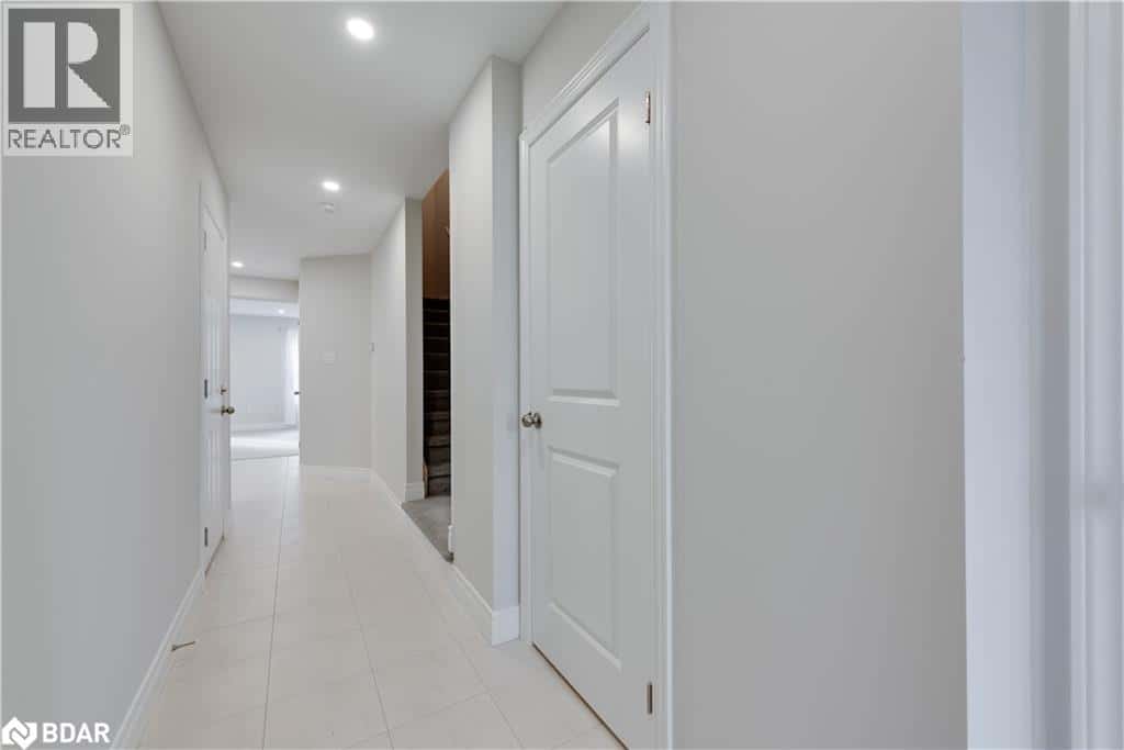 22 MCCONNELL Crescent — Bracebridge, Ontario - Photo 5 of 39