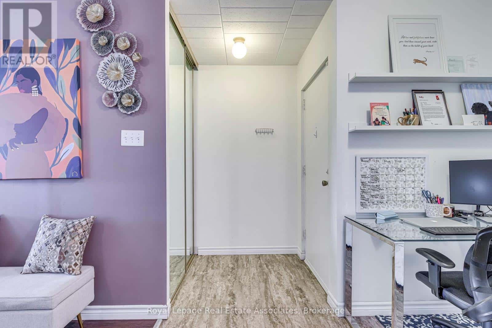 58 - 63 CONROY CRESCENT — Guelph (Dovercliffe Park/Old University), Ontario - Photo 5 of 28