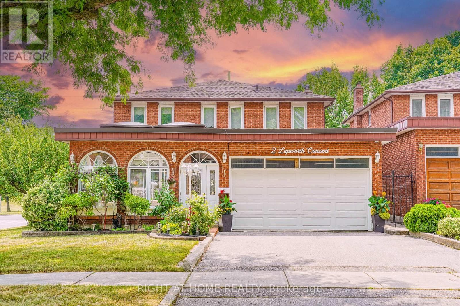 2 LAPWORTH CRESCENT — Toronto (Steeles), Ontario - Main photo