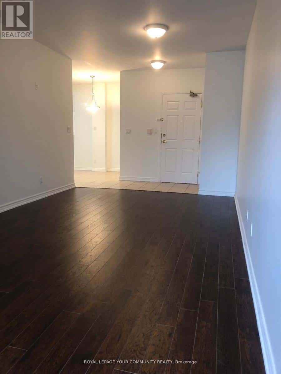 124 - 33 WALLACE STREET — Vaughan (West Woodbridge), Ontario - Photo 5 of 14