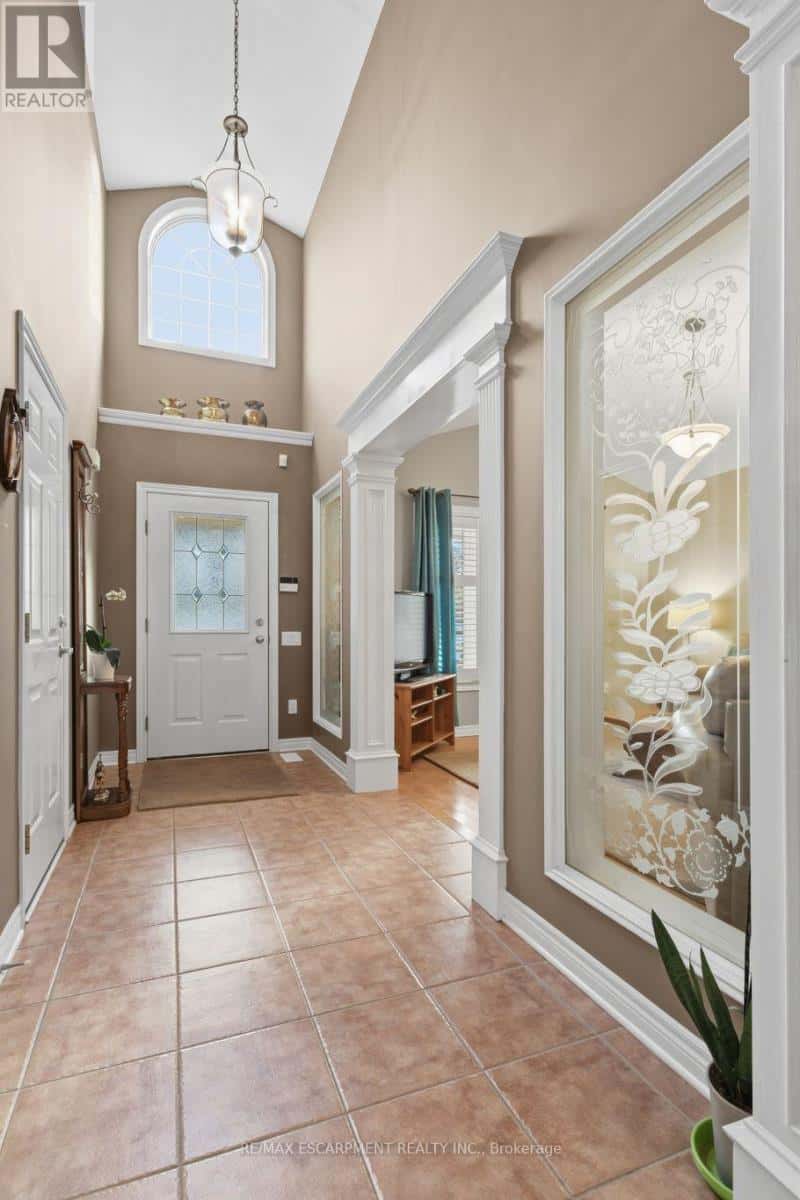 5 BRIARWOOD DRIVE — St. Catharines (Rykert/Vansickle), Ontario - Photo 4 of 33