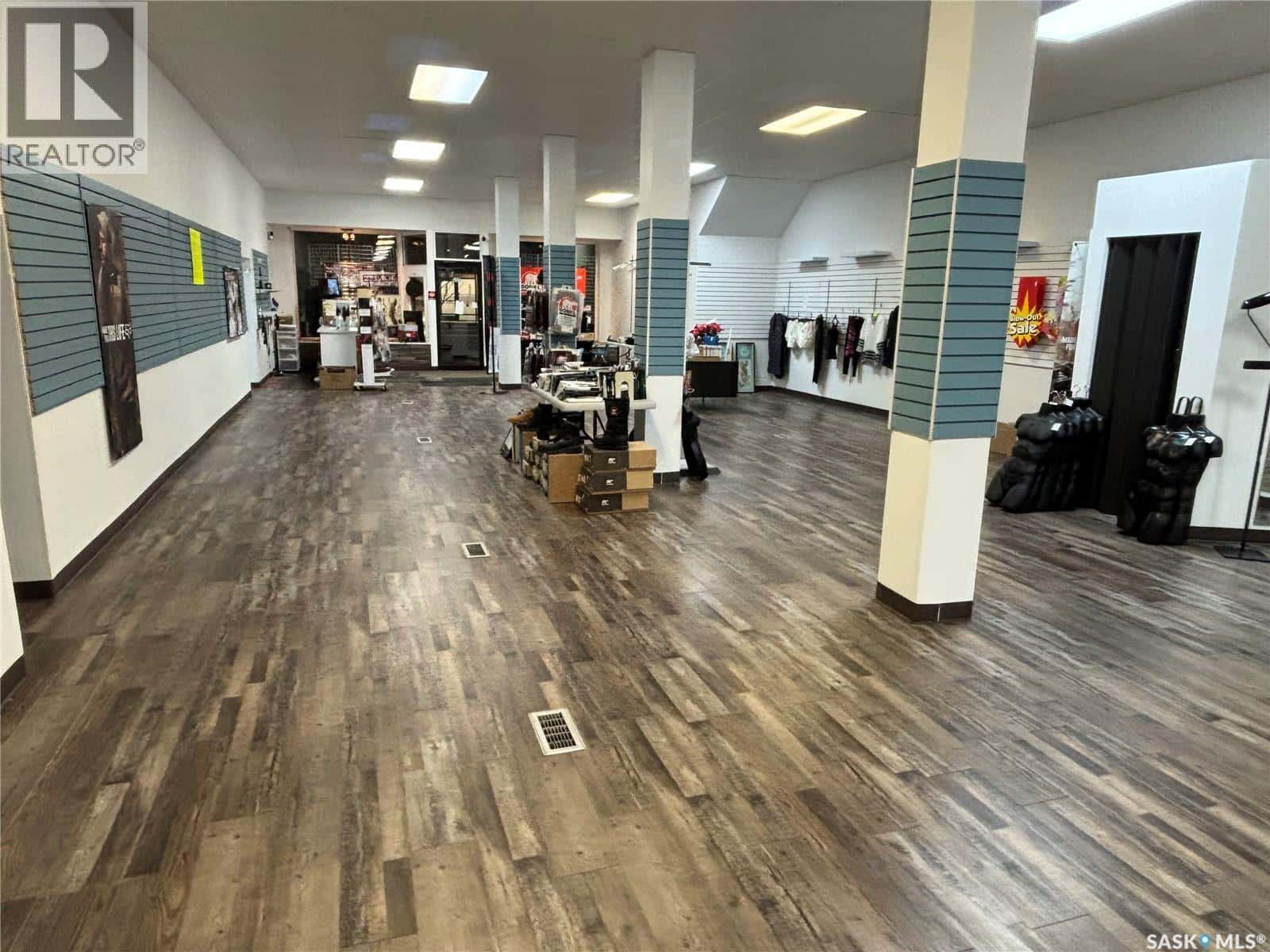 113 & 115 Main STREET — Melfort, Saskatchewan - Photo 5 of 38