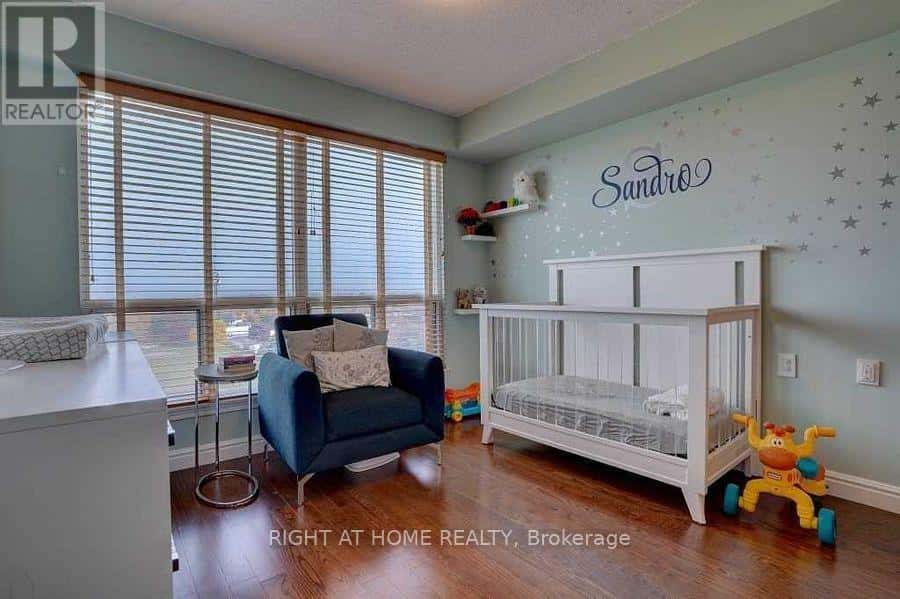 702 - 1030 SHEPPARD AVENUE W — Toronto (Bathurst Manor), Ontario - Photo 3 of 27