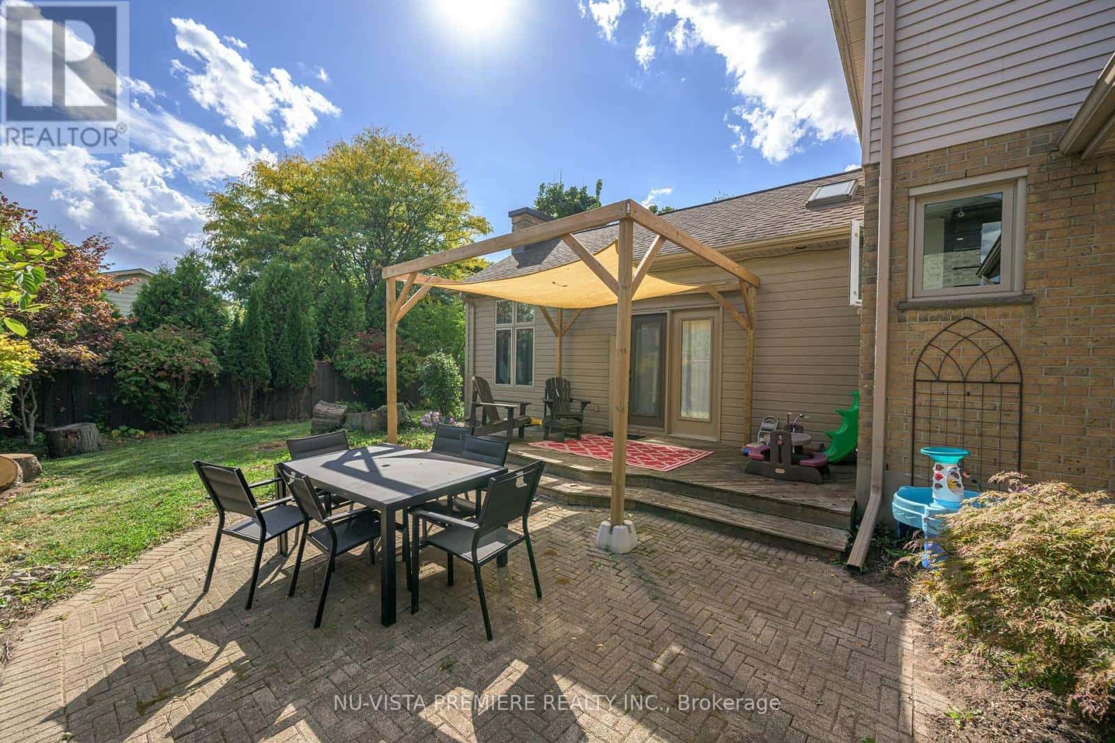 237 CASTLEGROVE BOULEVARD — London North (North K), Ontario - Photo 4 of 31