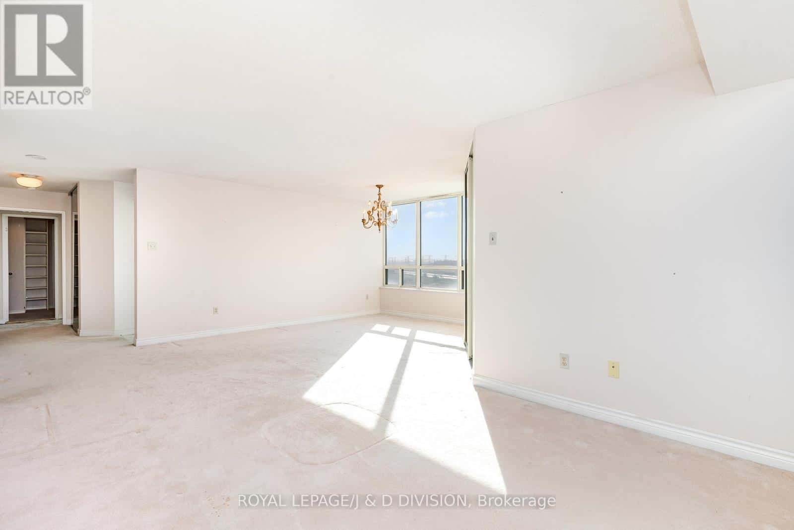 815 - 8501 BAYVIEW AVENUE — Richmond Hill (Doncrest), Ontario - Photo 4 of 25