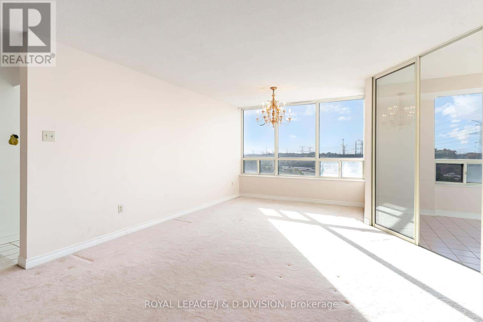 815 - 8501 BAYVIEW AVENUE — Richmond Hill (Doncrest), Ontario - Photo 5 of 25