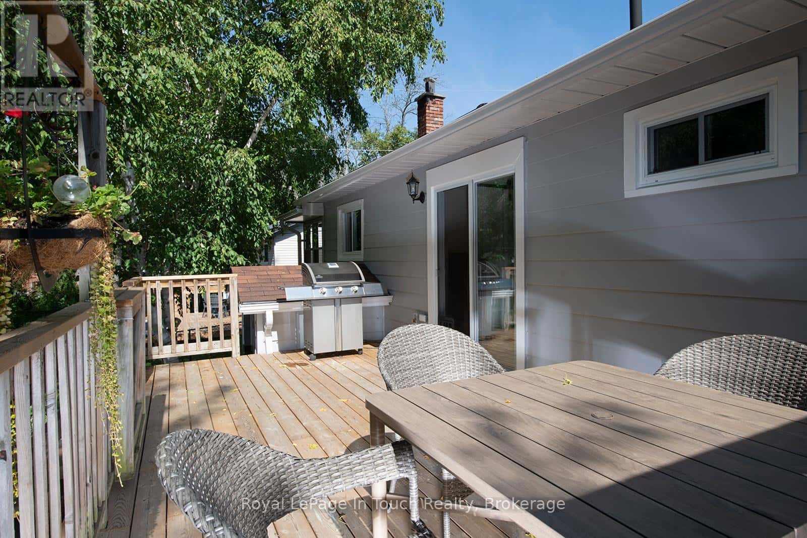 8 CYRIL MARTIN PLACE — Severn (Coldwater), Ontario - Photo 2 of 43