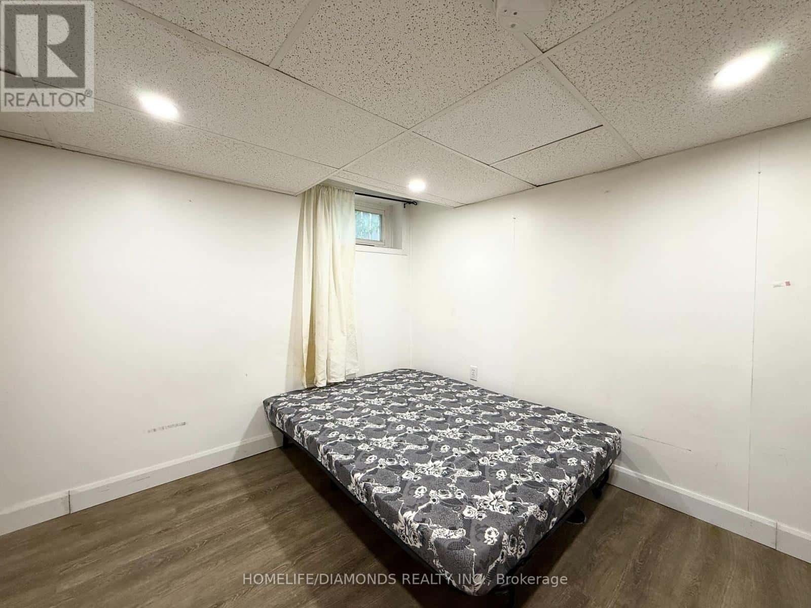 BSMT - 5589 DORCHESTER ROAD — Niagara Falls (Hospital), Ontario - Photo 5 of 7