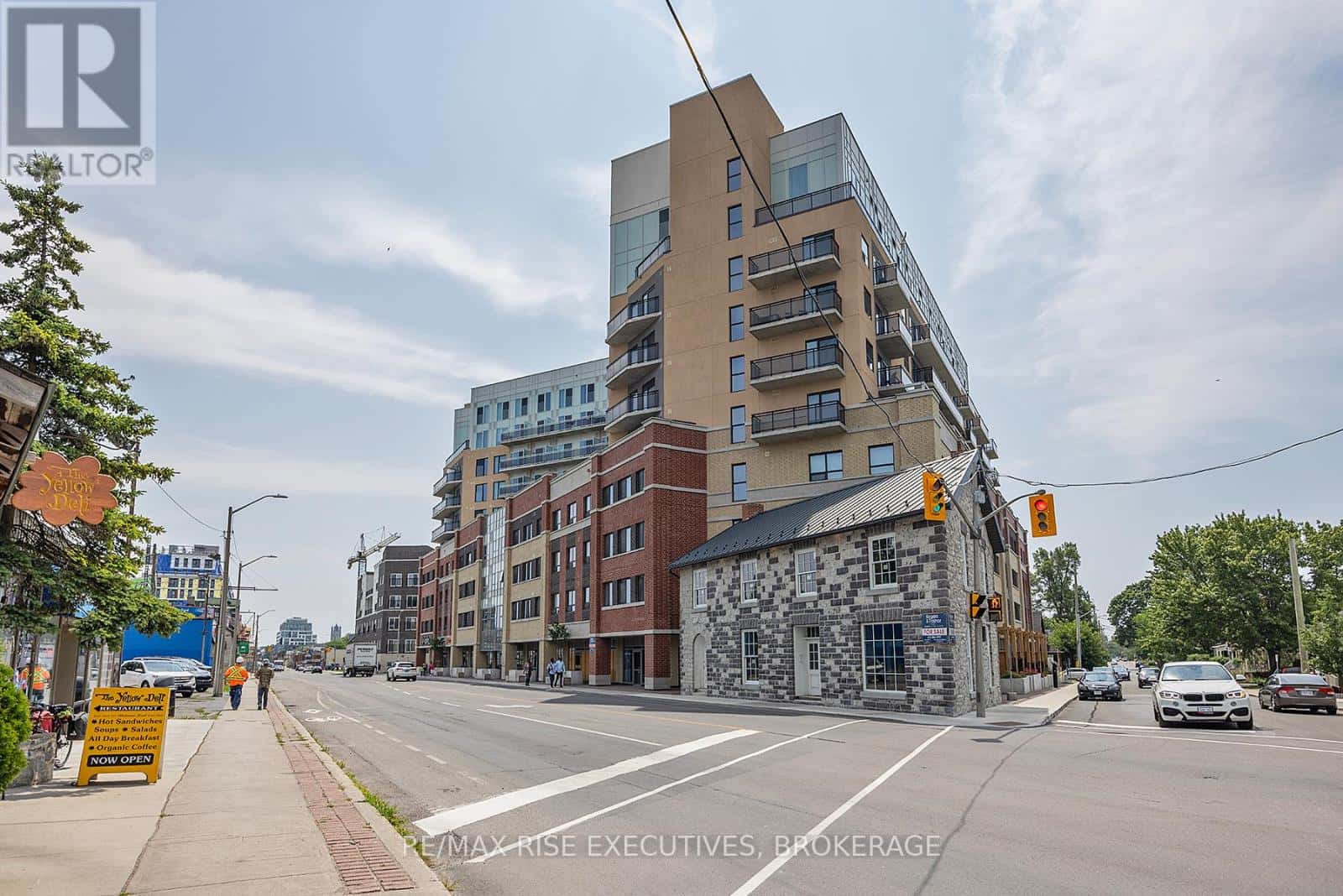 515 - 652 PRINCESS STREET — Kingston (Central City East), Ontario - Photo 2 of 50