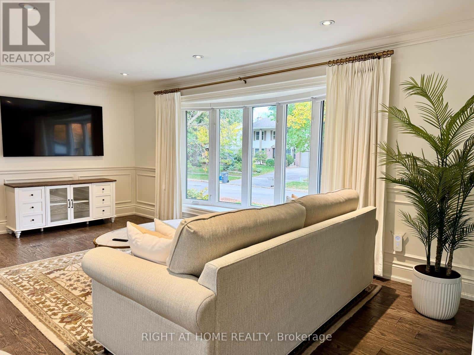 2359 CANSO ROAD — Oakville (FD Ford), Ontario - Photo 3 of 16