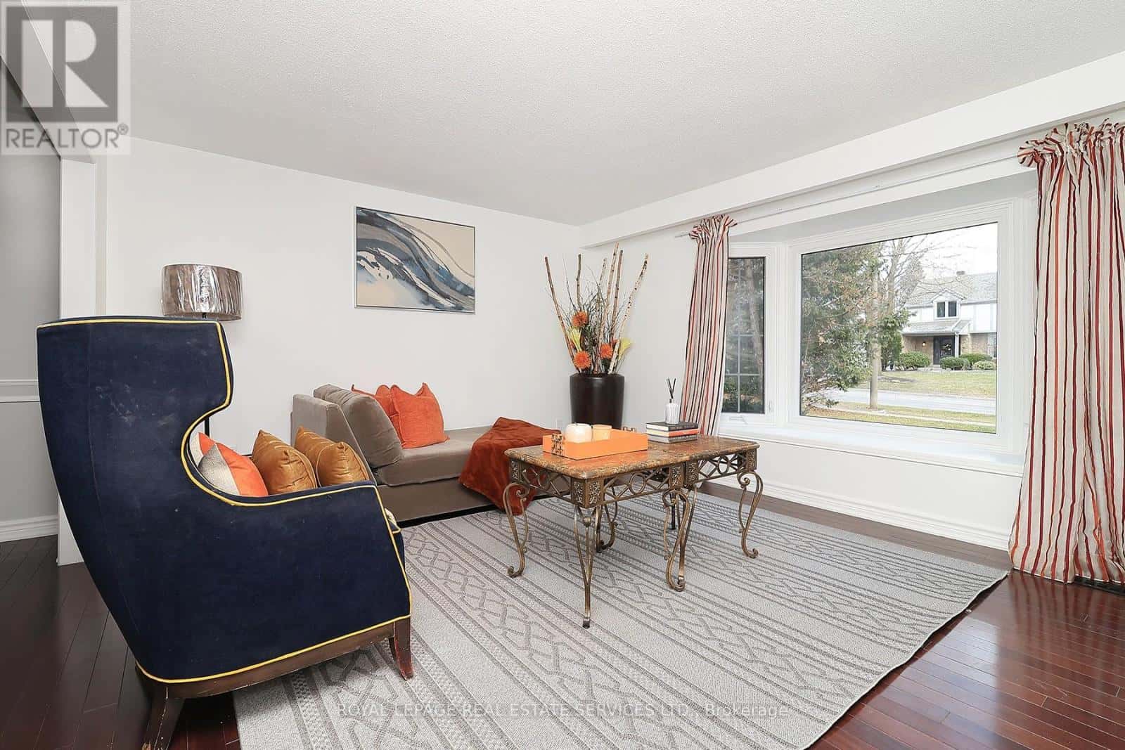 144 ALL SAINTS CRESCENT — Oakville (FD Ford), Ontario - Photo 3 of 22