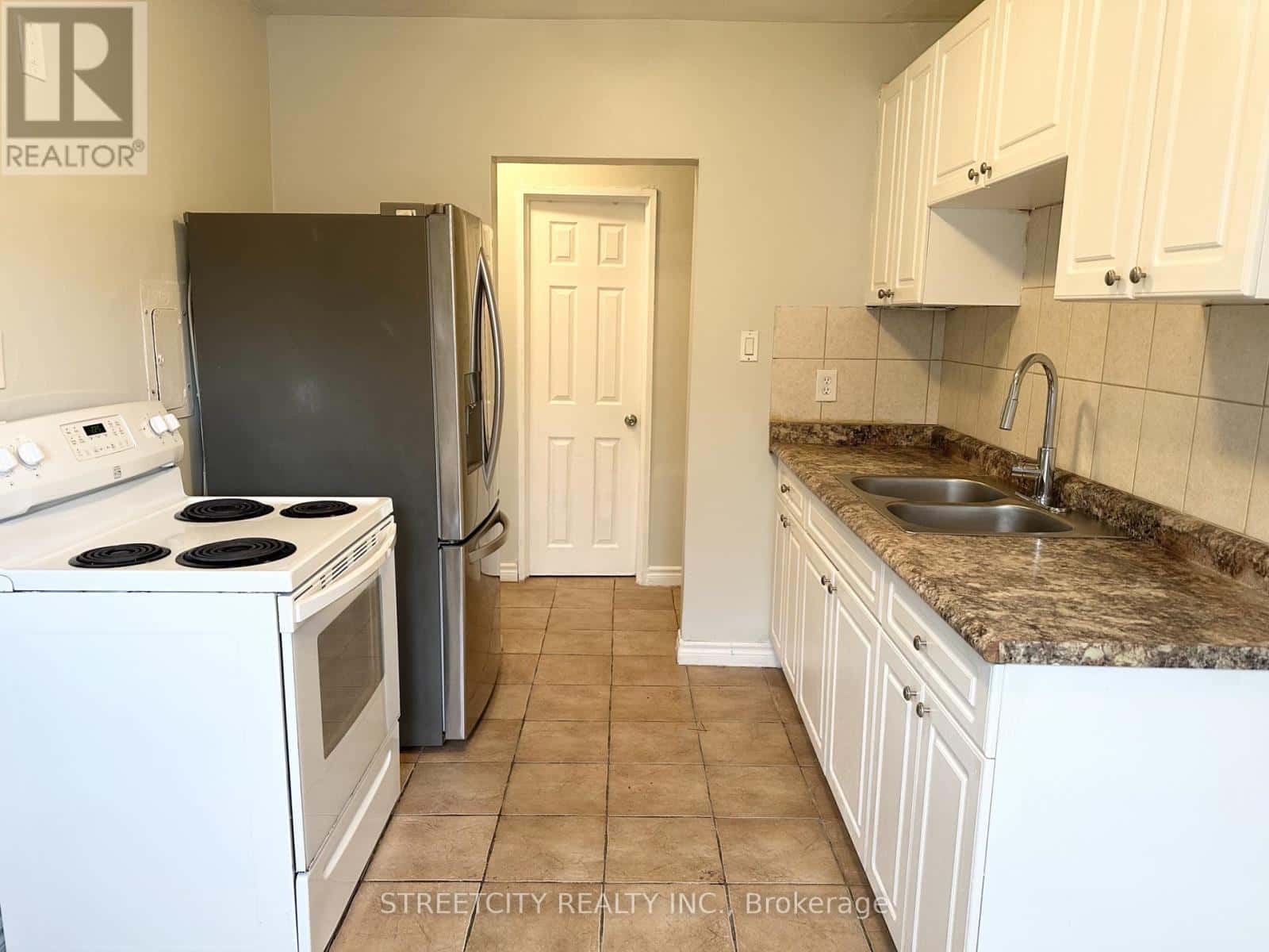 25 - 220 ASHLAND AVENUE — London East (East M), Ontario - Photo 2 of 23