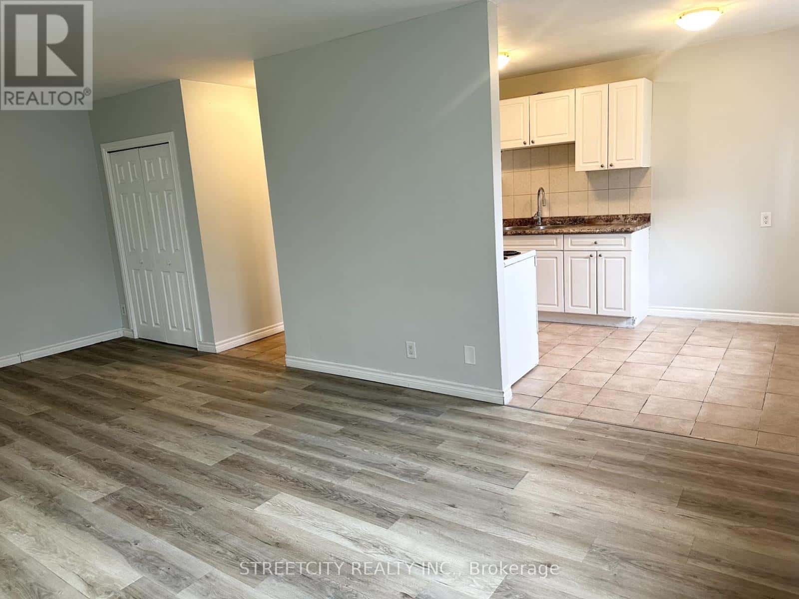 25 - 220 ASHLAND AVENUE — London East (East M), Ontario - Photo 3 of 23