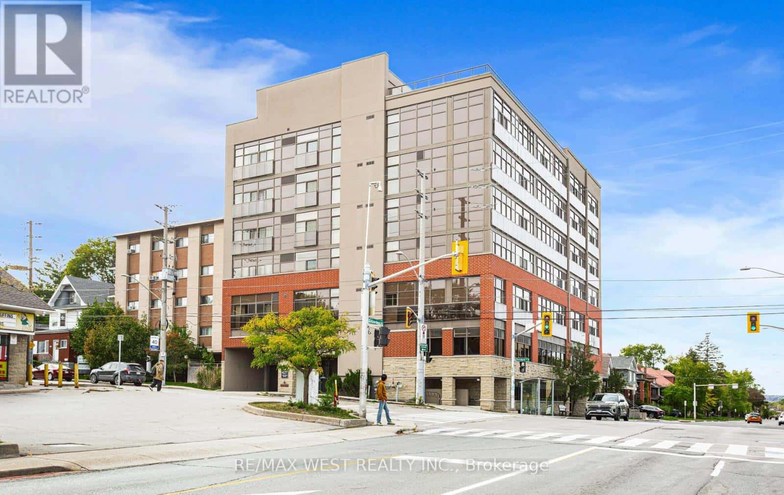 PH04 - 427 ABERDEEN AVENUE — Hamilton (Kirkendall), Ontario - Photo 2 of 33