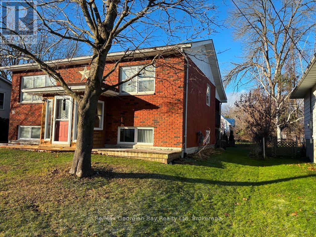 16 COMMUNITY CENTRE DRIVE — Severn (Coldwater), Ontario - Photo 2 of 33