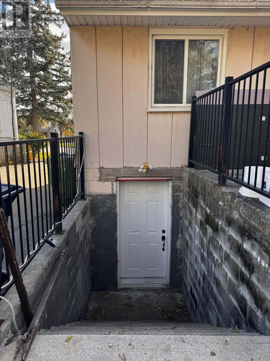 BASEMENT - 41 HATFIELD CRESCENT — Toronto (Elms-Old Rexdale), Ontario - Photo 4 of 9