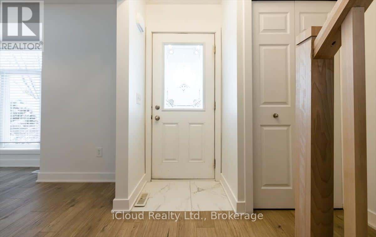 49 - 1600 MICKLEBOROUGH DRIVE — London North (North I), Ontario - Photo 4 of 33