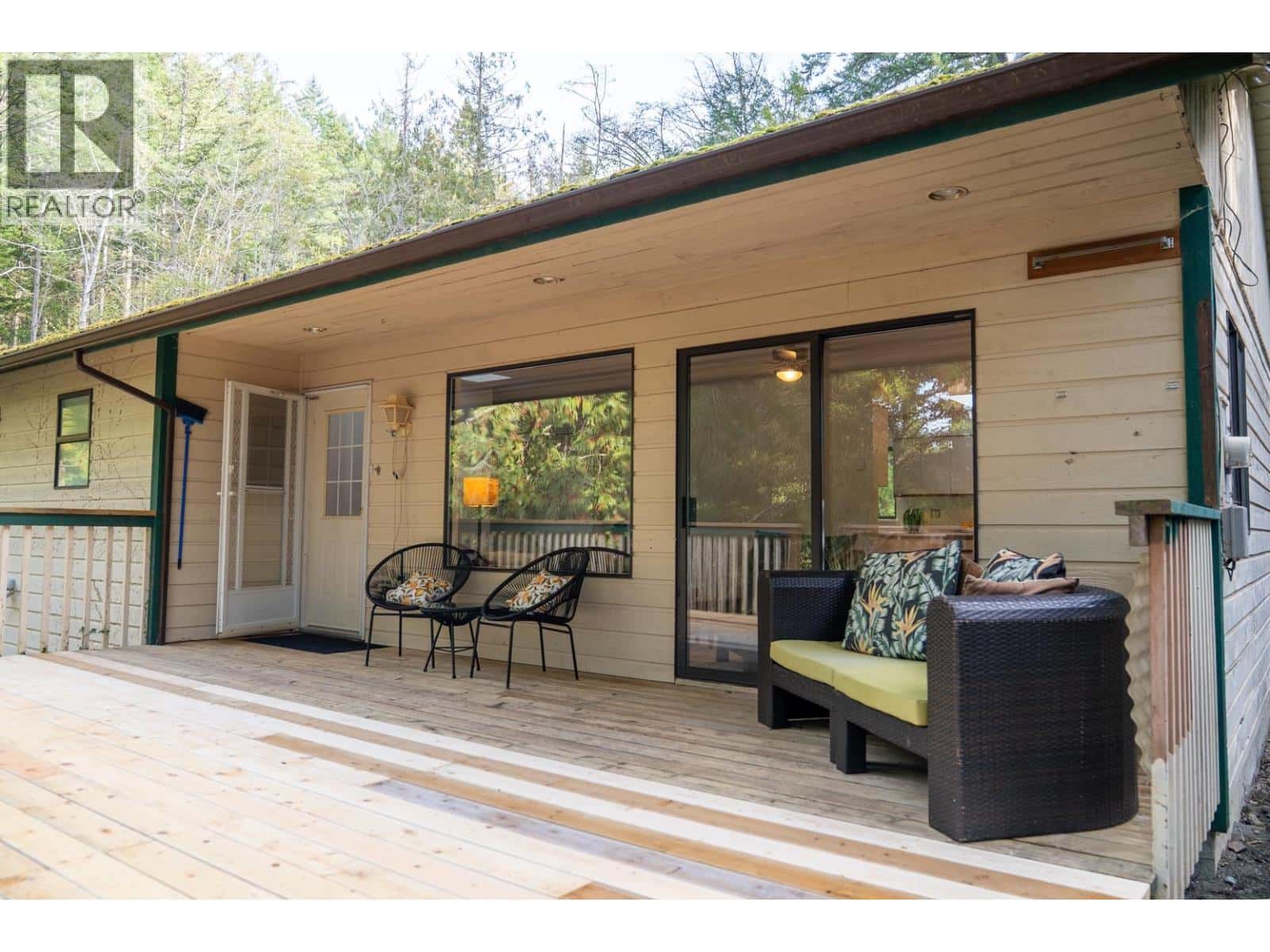 37150 SCHOONER WAY — Pender Island, British Columbia - Photo 3 of 36