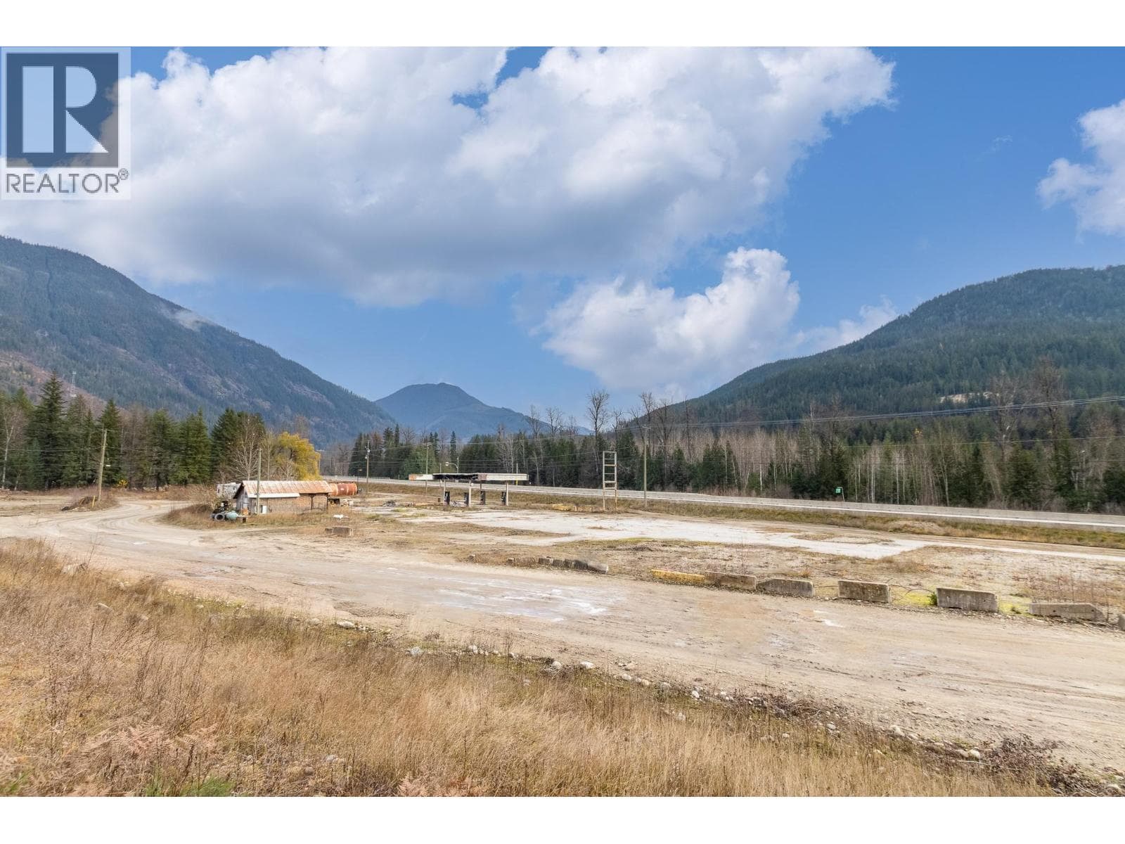 5487 Prosh Frontage Road — Malakwa, British Columbia - Main photo