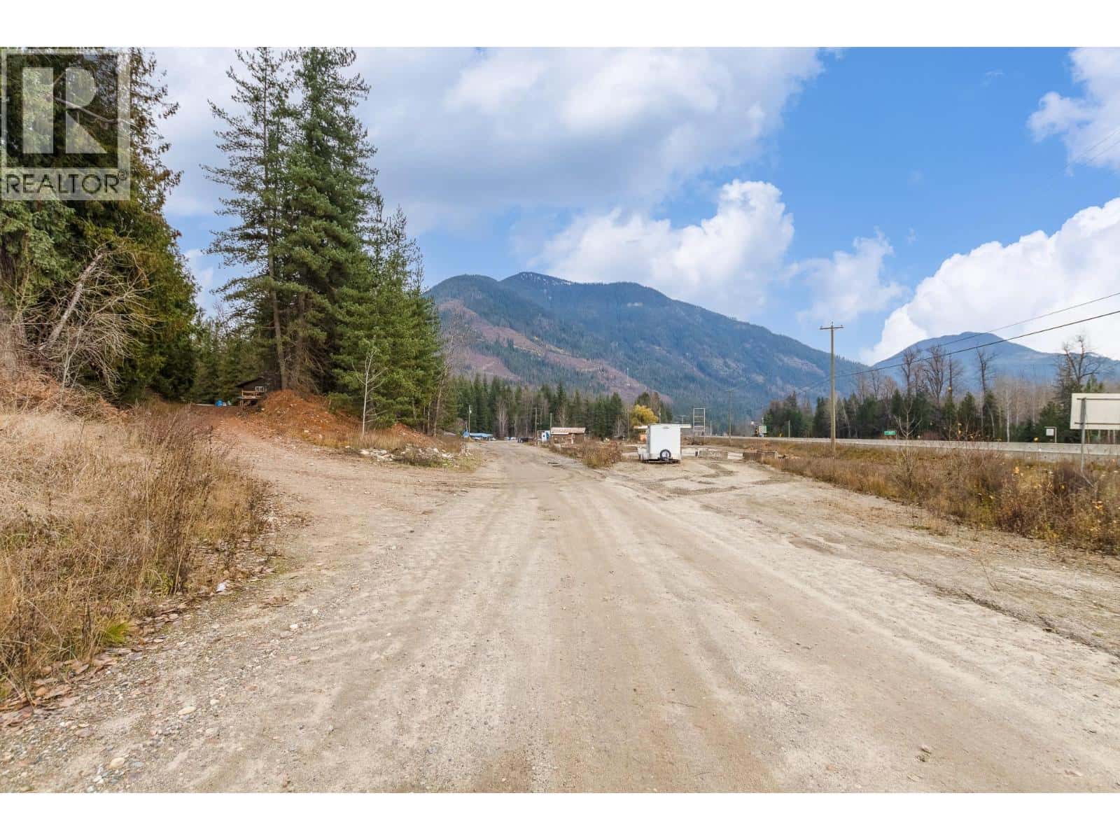 5487 Prosh Frontage Road — Malakwa, British Columbia - Photo 3 of 23