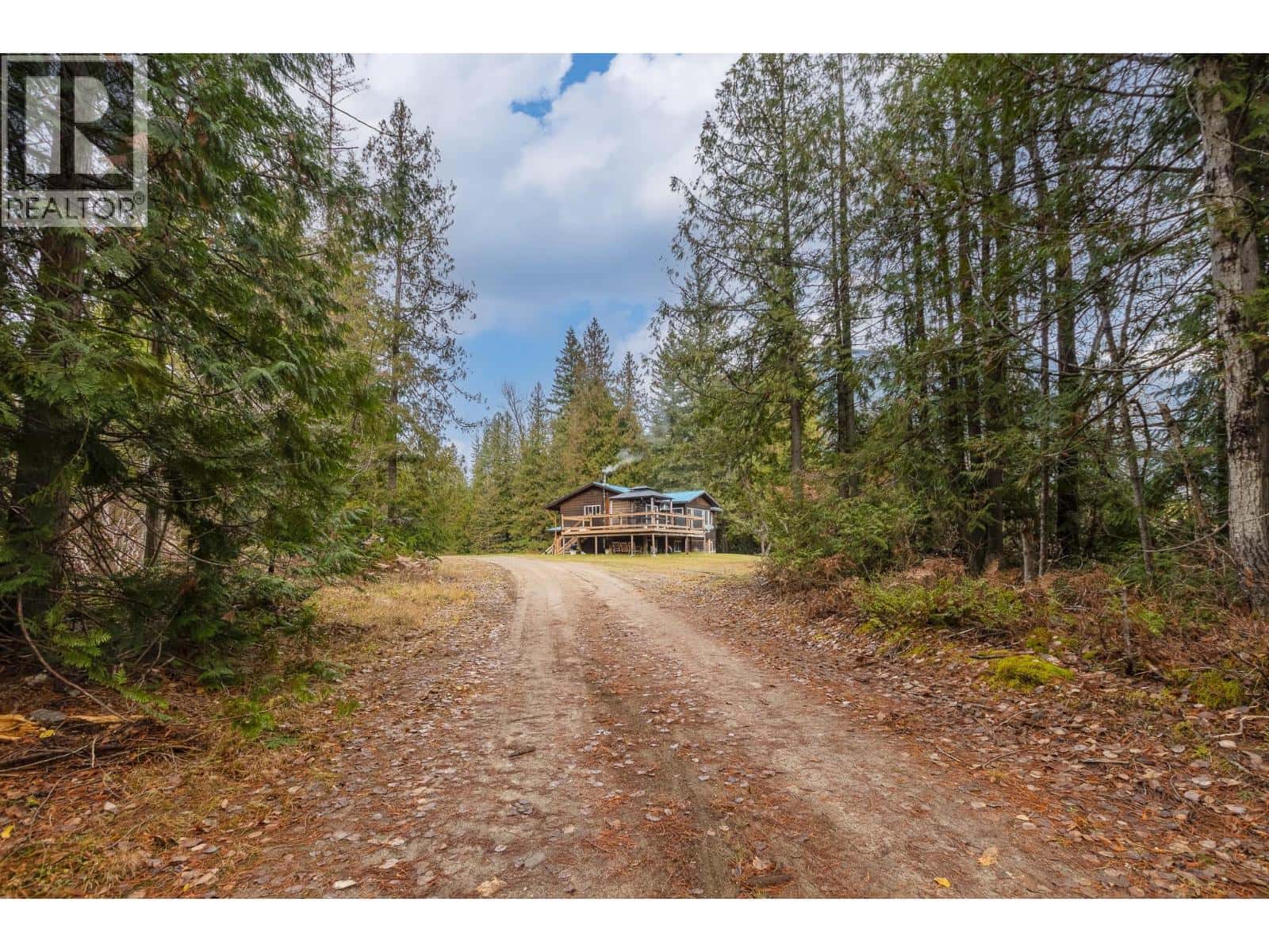 5487 Prosh Frontage Road — Malakwa, British Columbia - Photo 5 of 23