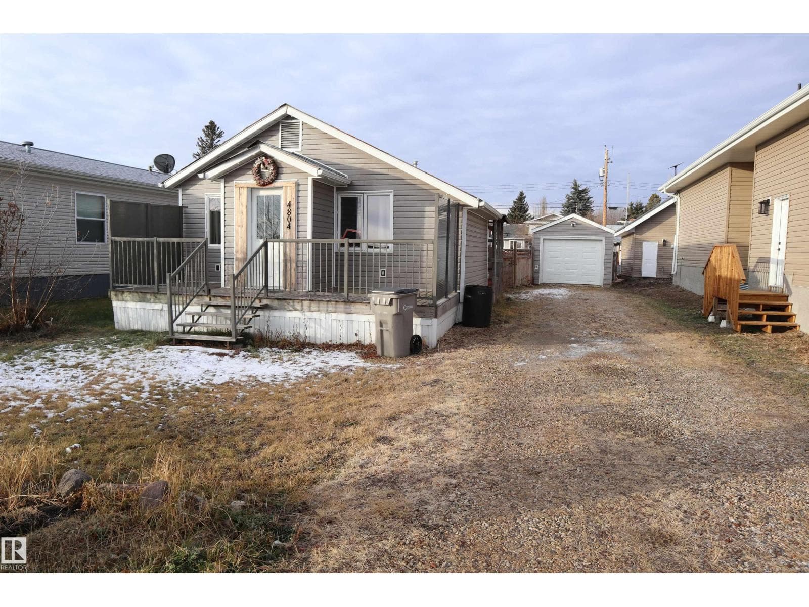 4804 49 ST — Calmar, Alberta - Main photo