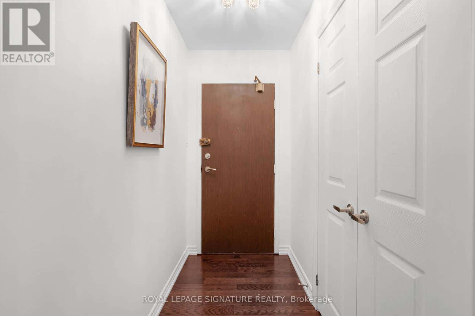 911 - 100 QUEBEC AVENUE E — Toronto (High Park North), Ontario - Photo 2 of 30