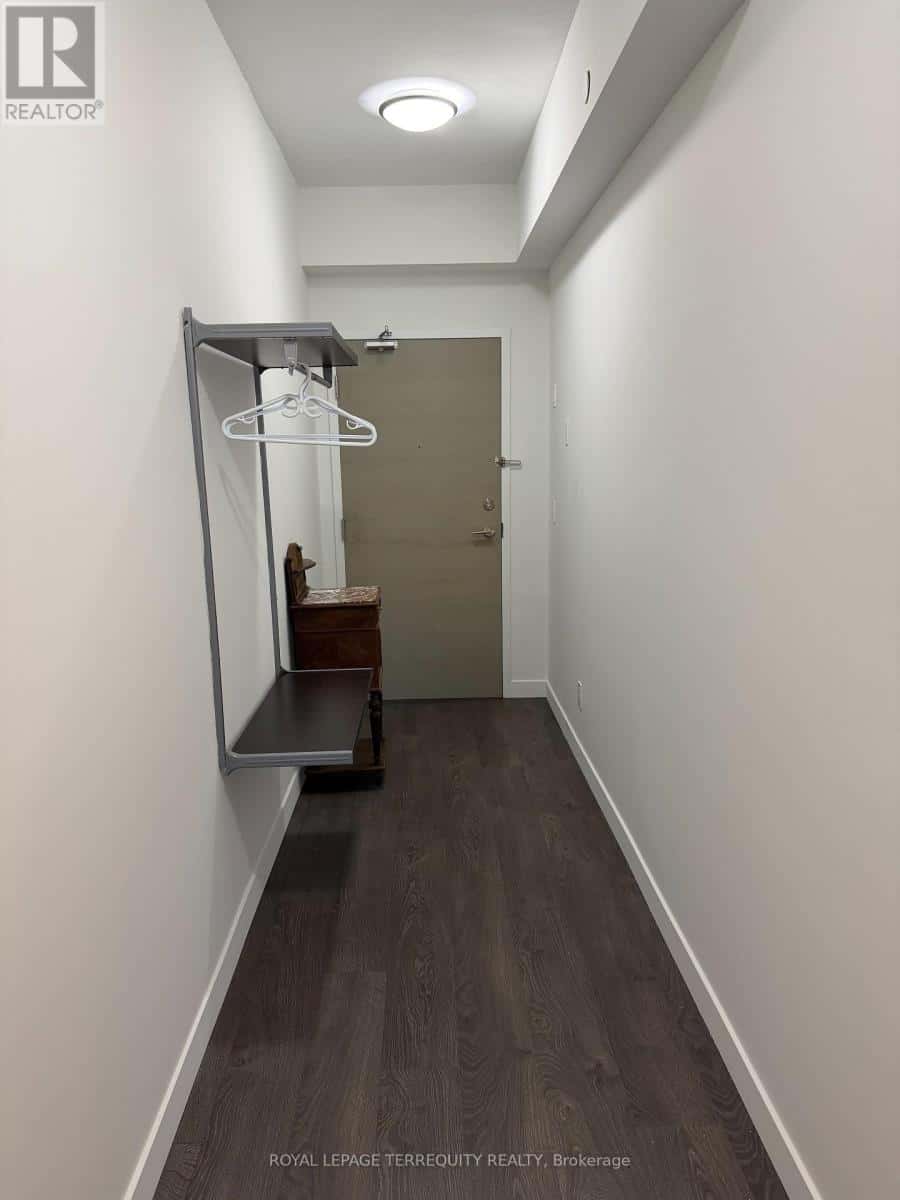 910 - 2055 DANFORTH AVENUE — Toronto (Woodbine Corridor), Ontario - Photo 3 of 13