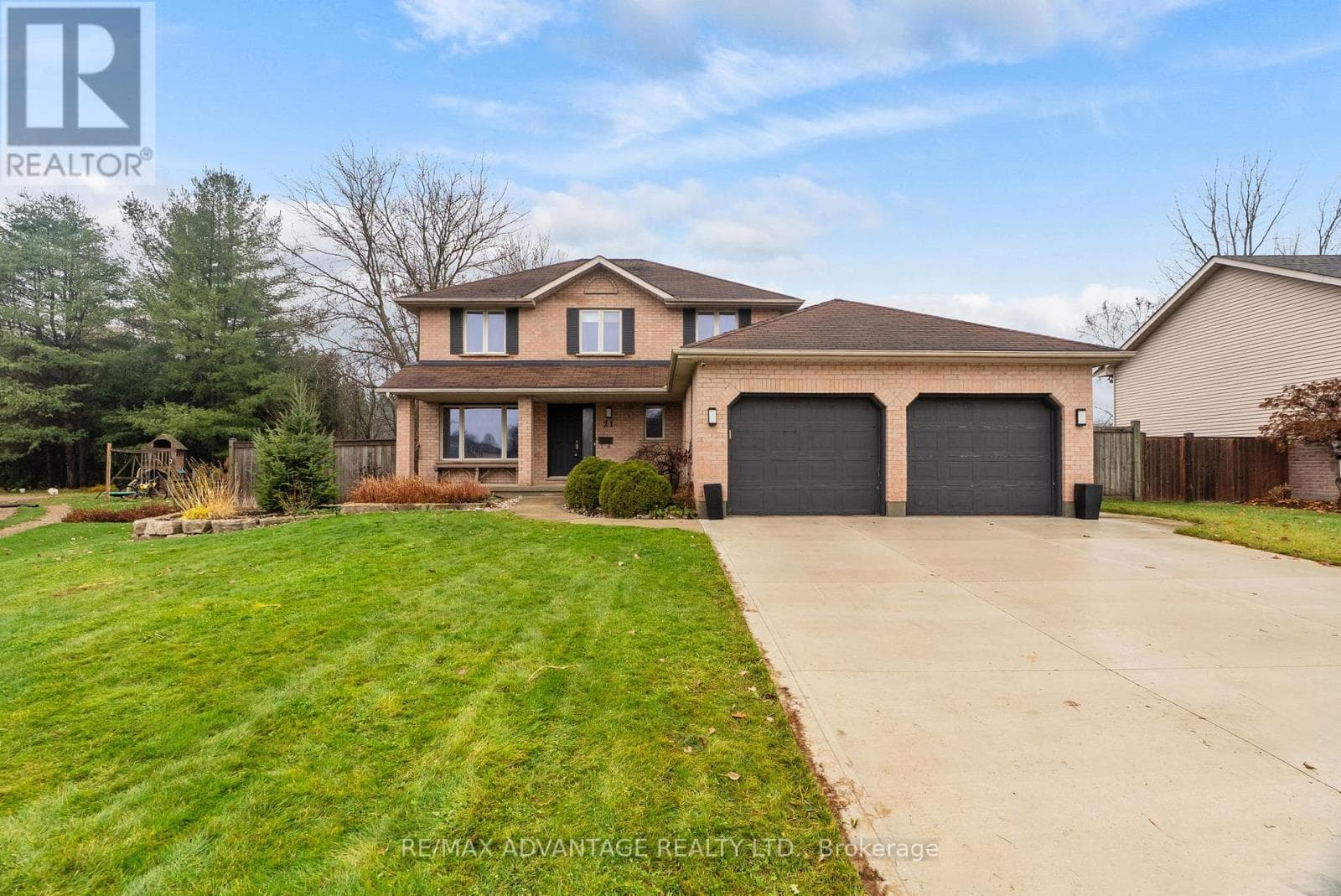 21 VILLAGE GATE CRESCENT — Thames Centre (Dorchester), Ontario - Main photo