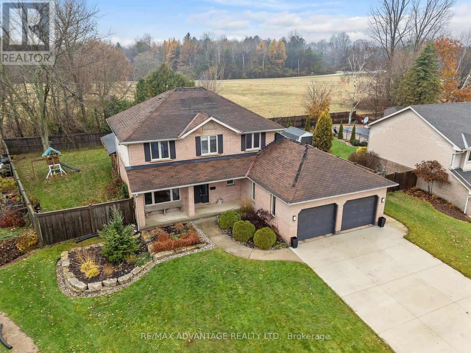 21 VILLAGE GATE CRESCENT — Thames Centre (Dorchester), Ontario - Photo 3 of 49