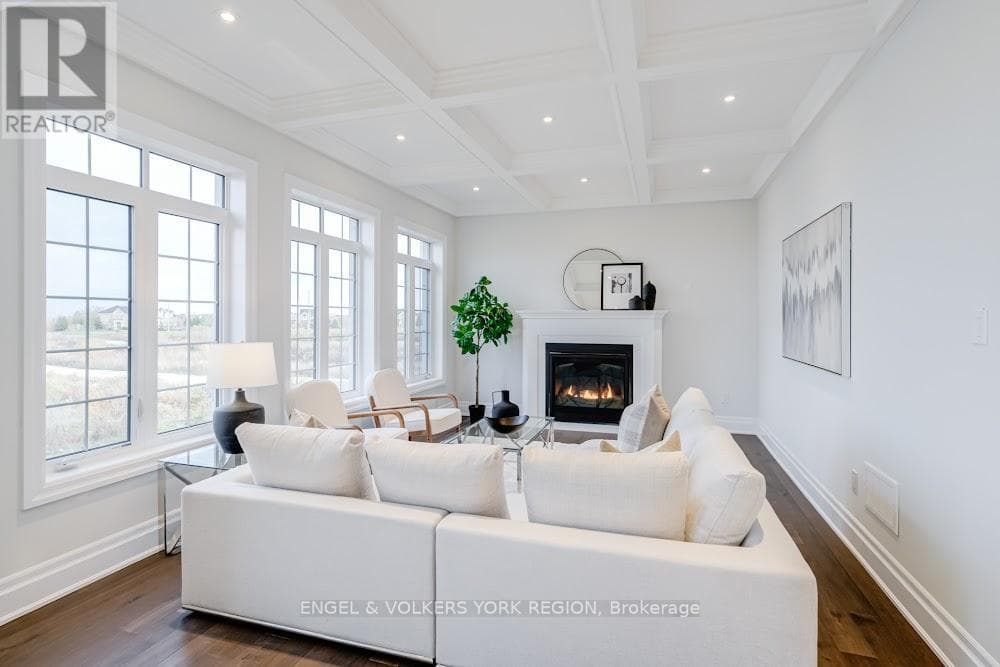 10 KEYWORTH CRESCENT — Brampton (Sandringham-Wellington North), Ontario - Main photo