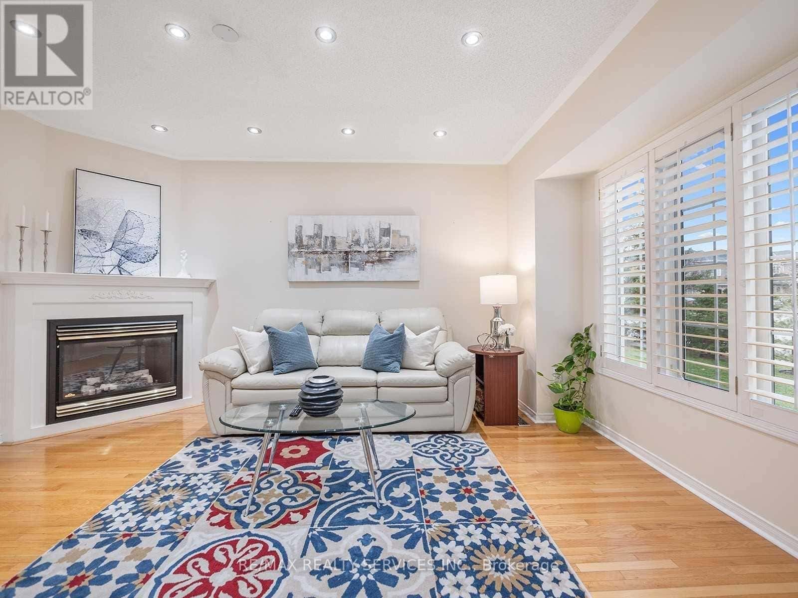 1 PILGRIM PLACE — Brampton (Fletcher's Creek Village), Ontario - Photo 4 of 25