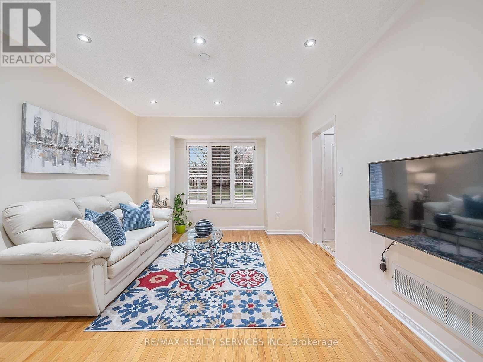 1 PILGRIM PLACE — Brampton (Fletcher's Creek Village), Ontario - Photo 5 of 25