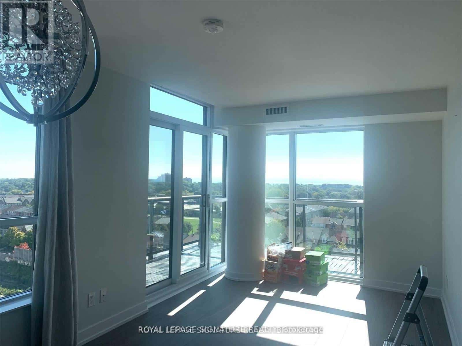 1114 - 8 TRENT AVENUE — Toronto (Danforth Village-East York), Ontario - Photo 2 of 14