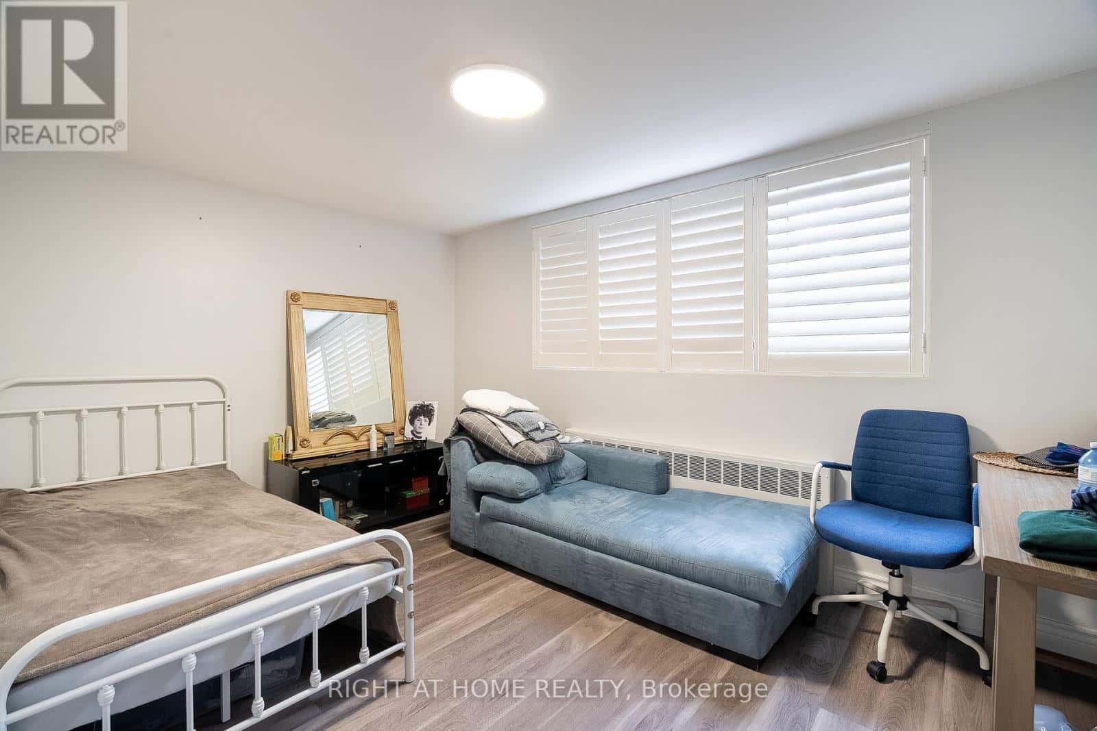 1 - 285 RICHMOND ST STREET — Richmond Hill (Mill Pond), Ontario - Photo 4 of 8