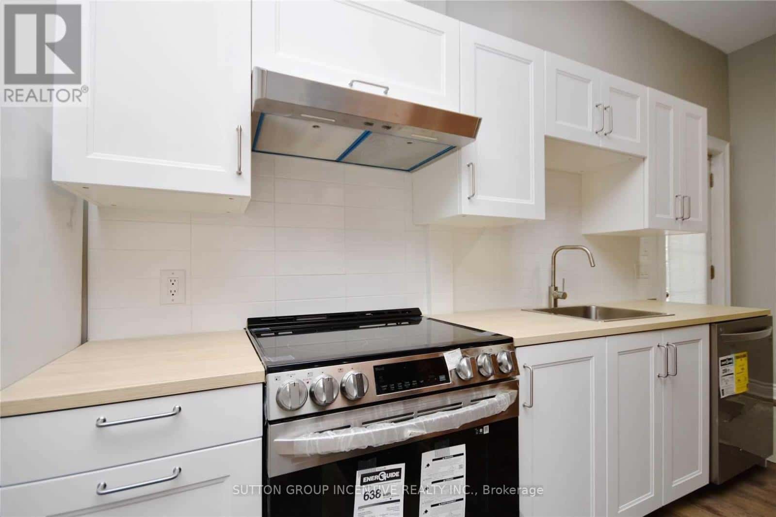 2 - 322 CODRINGTON STREET — Barrie (Codrington), Ontario - Photo 4 of 8