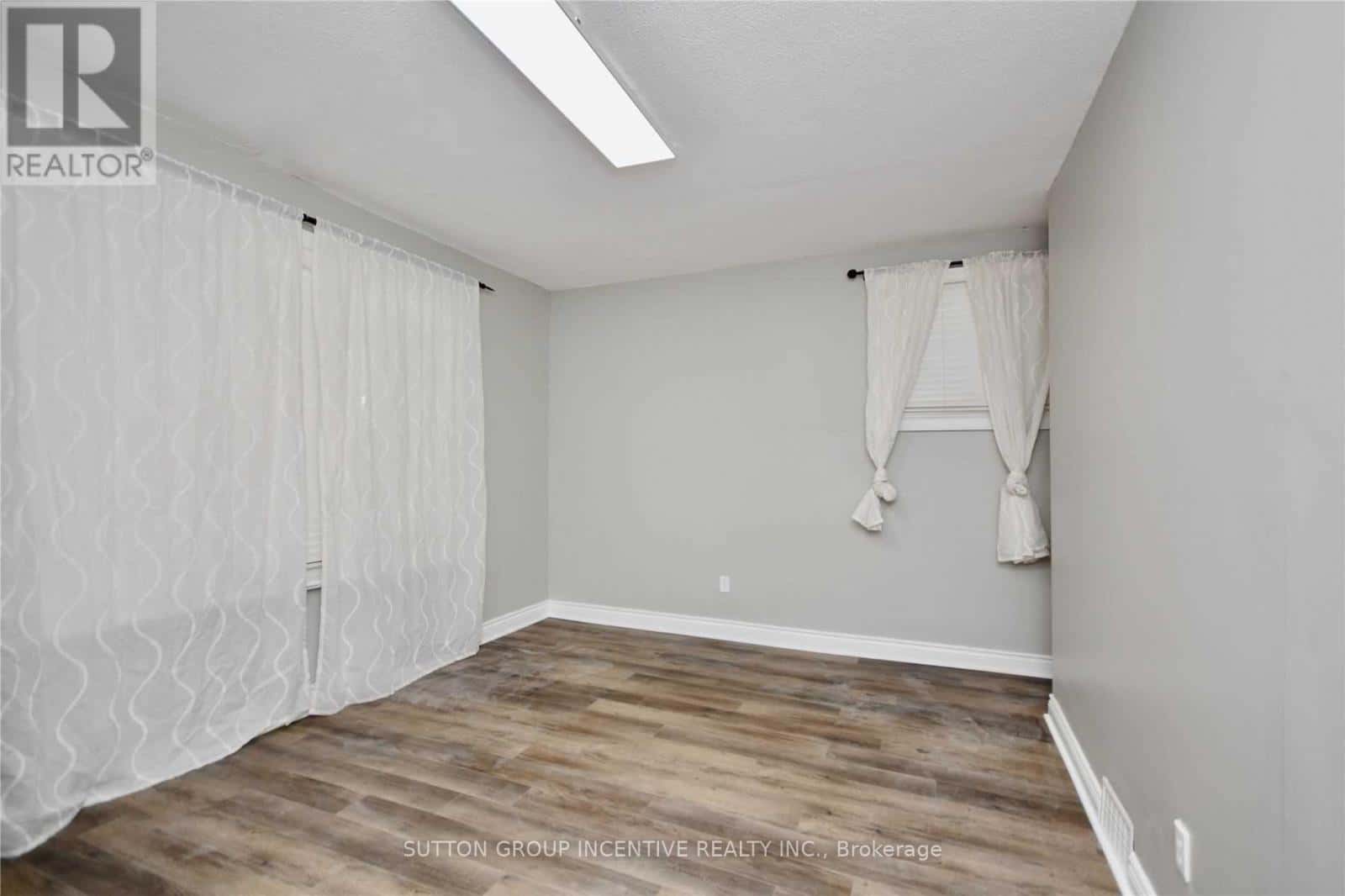 2 - 322 CODRINGTON STREET — Barrie (Codrington), Ontario - Photo 5 of 8