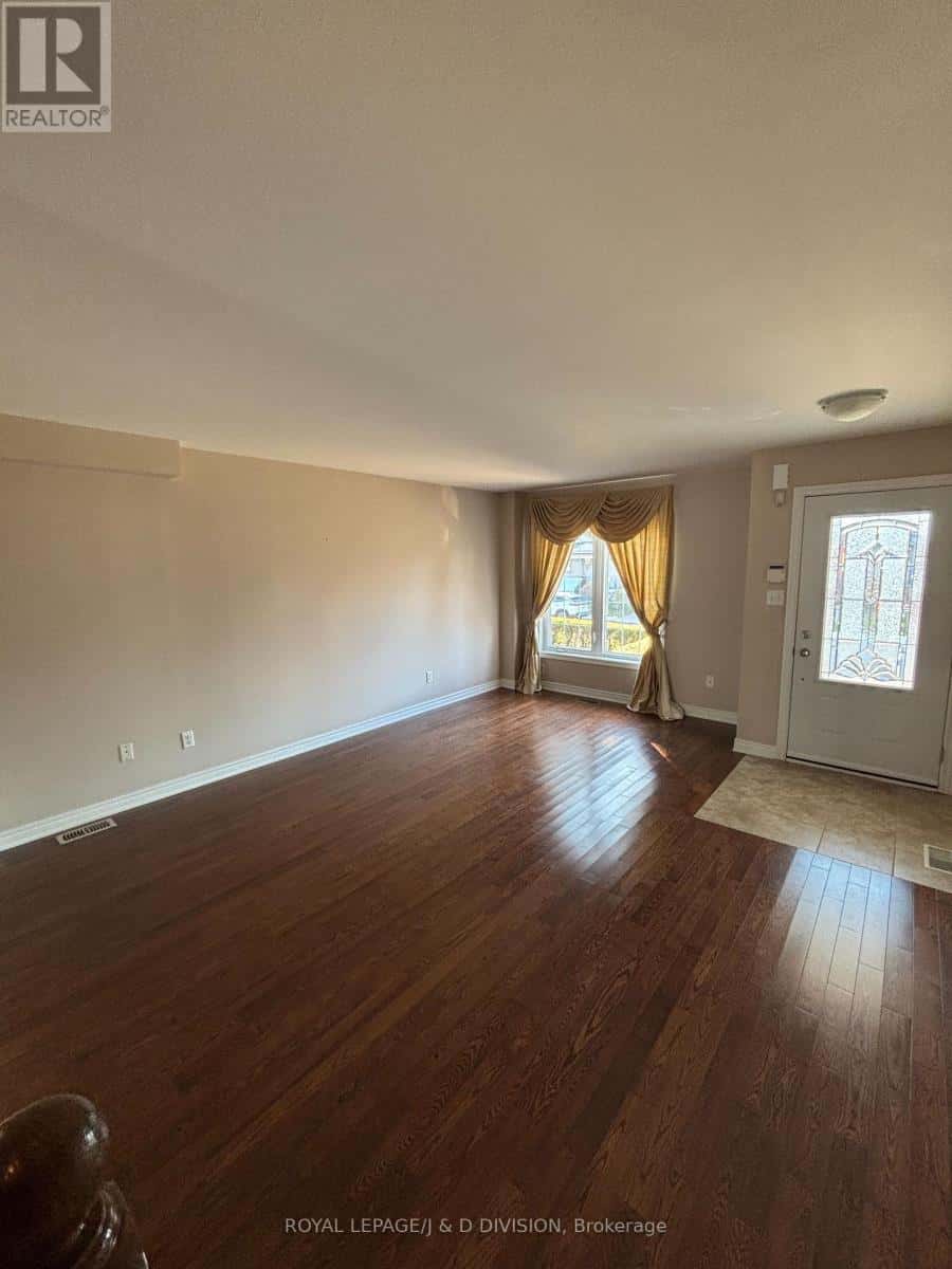 23A YARROW ROAD — Toronto (Keelesdale-Eglinton West), Ontario - Photo 3 of 10