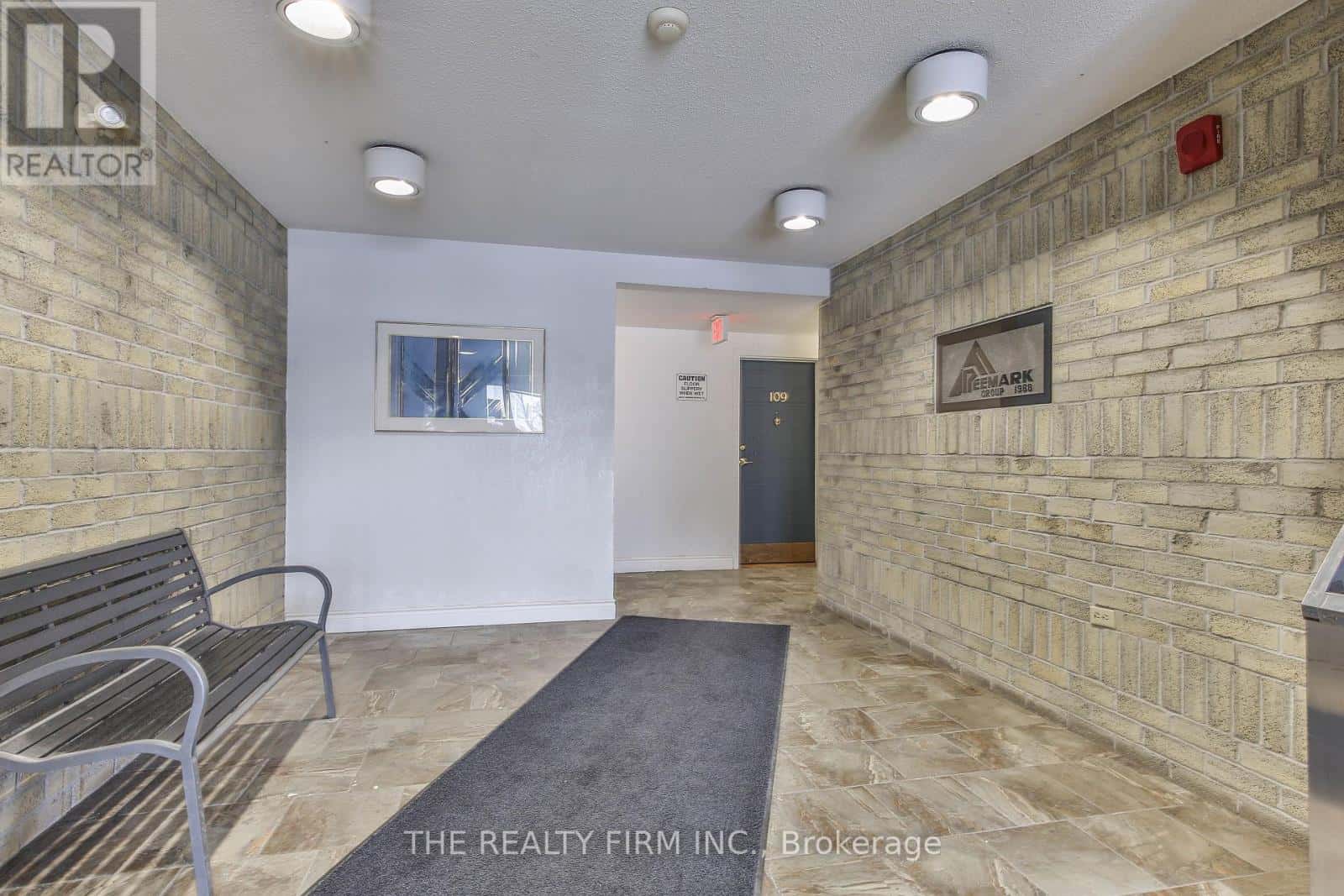 304 - 729 DEVERON CRESCENT — London South (South T), Ontario - Photo 3 of 16