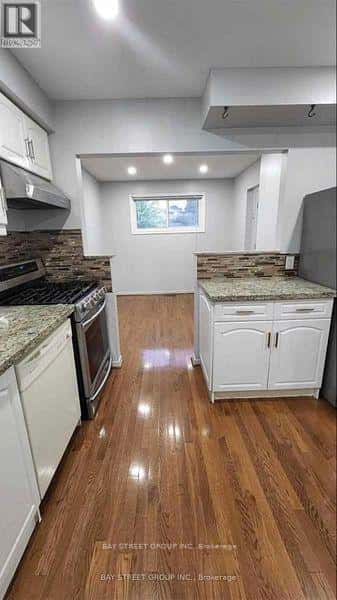 882 SOUTHDOWN DRIVE — Oshawa (Donevan), Ontario - Photo 4 of 23