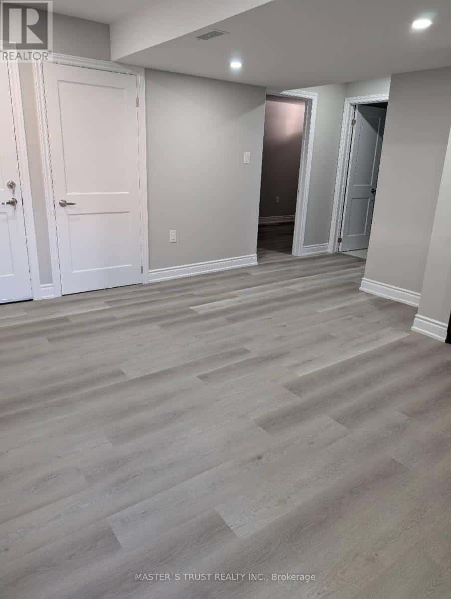 100 KIRVAN DRIVE — Guelph (Kortright East), Ontario - Photo 3 of 8