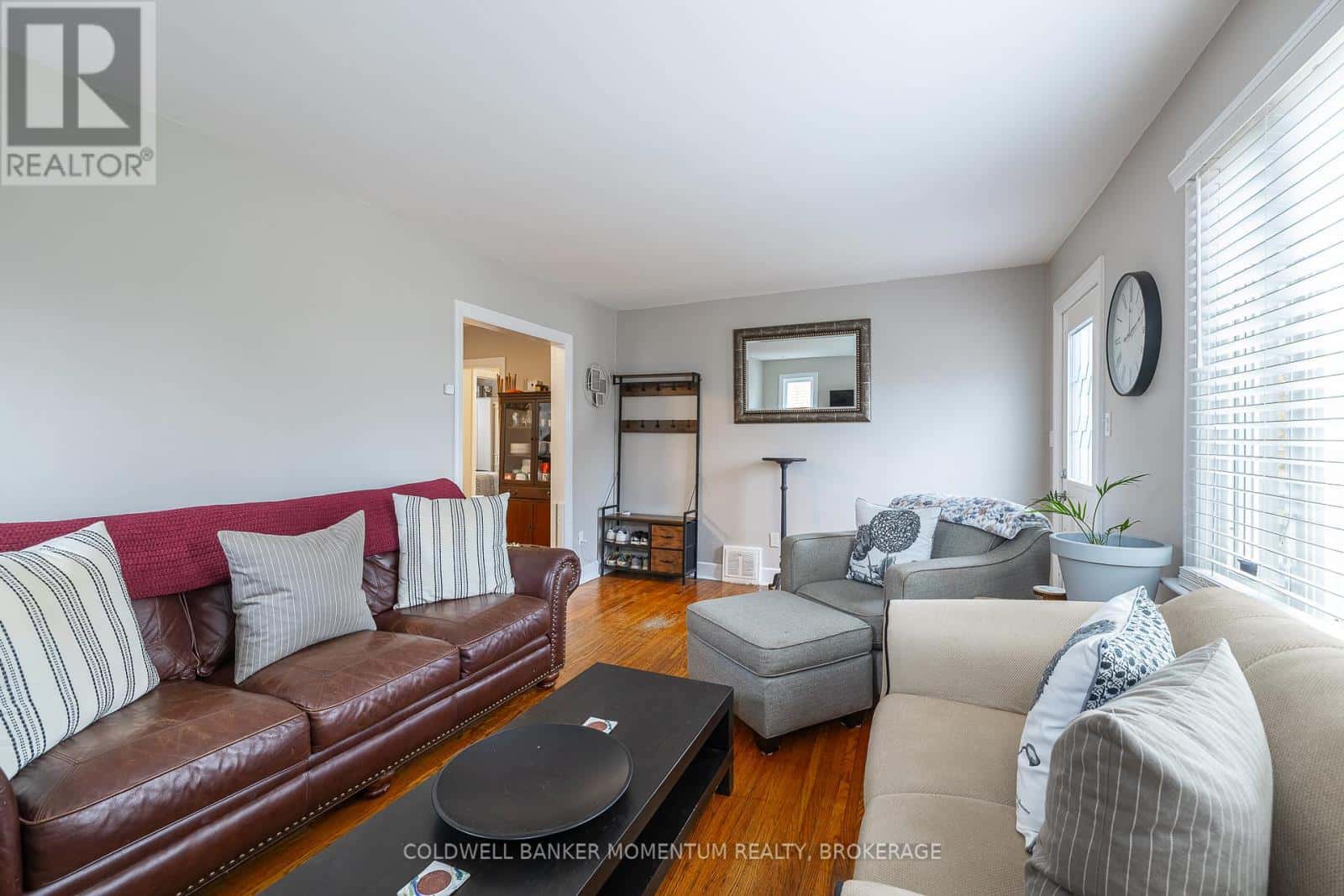 46 HAROLD AVENUE — Welland (Welland Downtown), Ontario - Photo 4 of 33