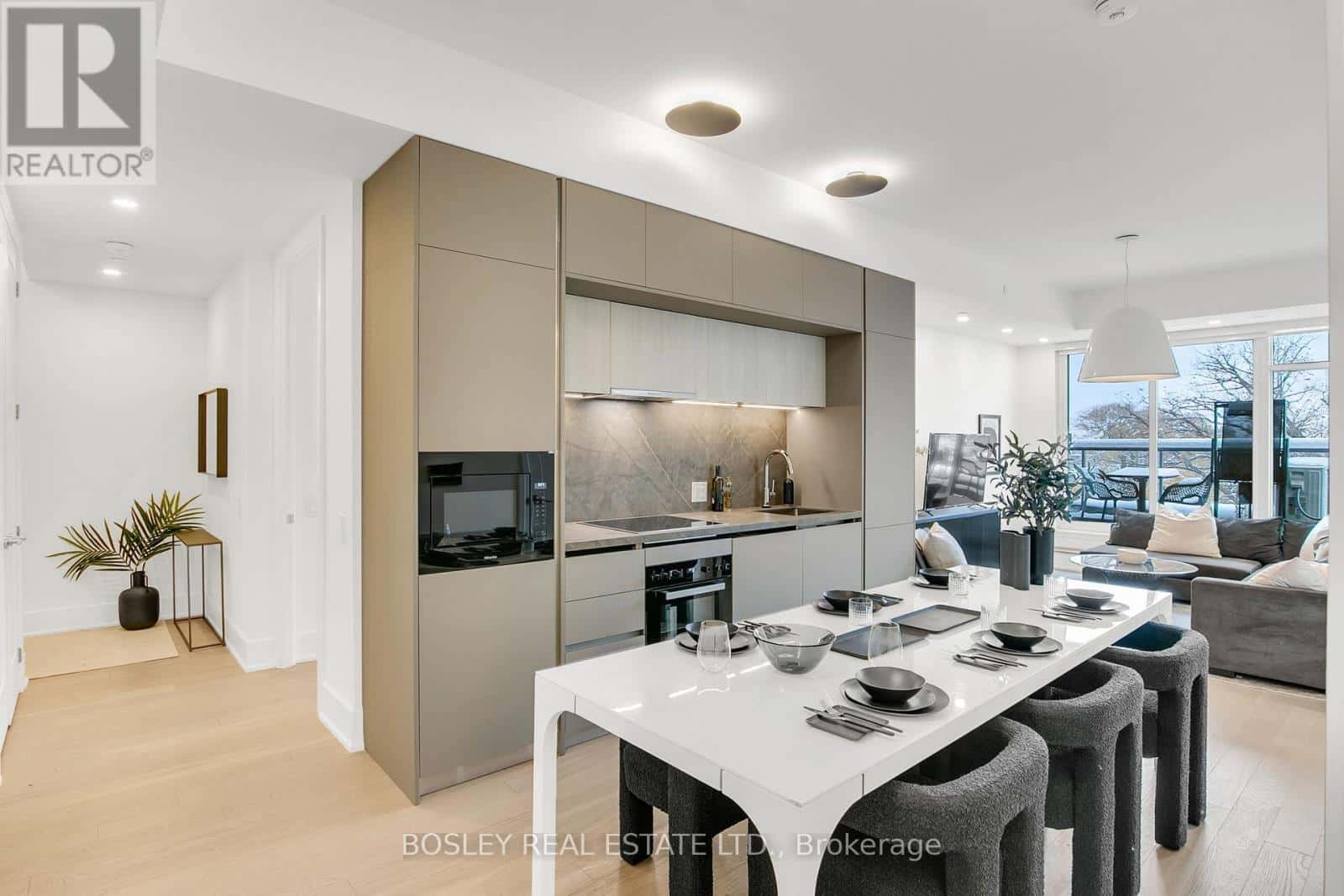 504 - 800 BROADVIEW AVENUE — Toronto (Playter Estates-Danforth), Ontario - Photo 3 of 31