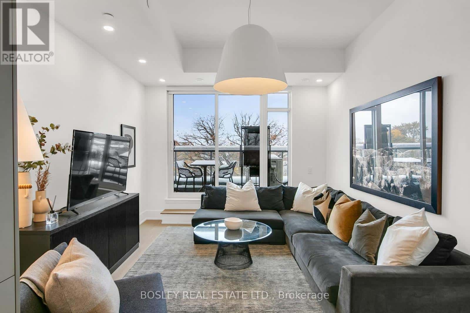 504 - 800 BROADVIEW AVENUE — Toronto (Playter Estates-Danforth), Ontario - Photo 5 of 31