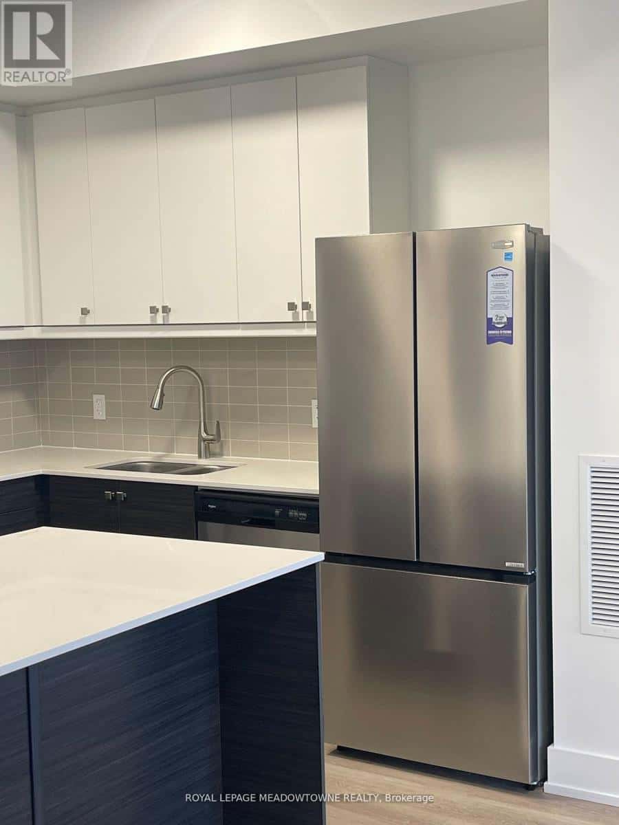 19B West Street North 407