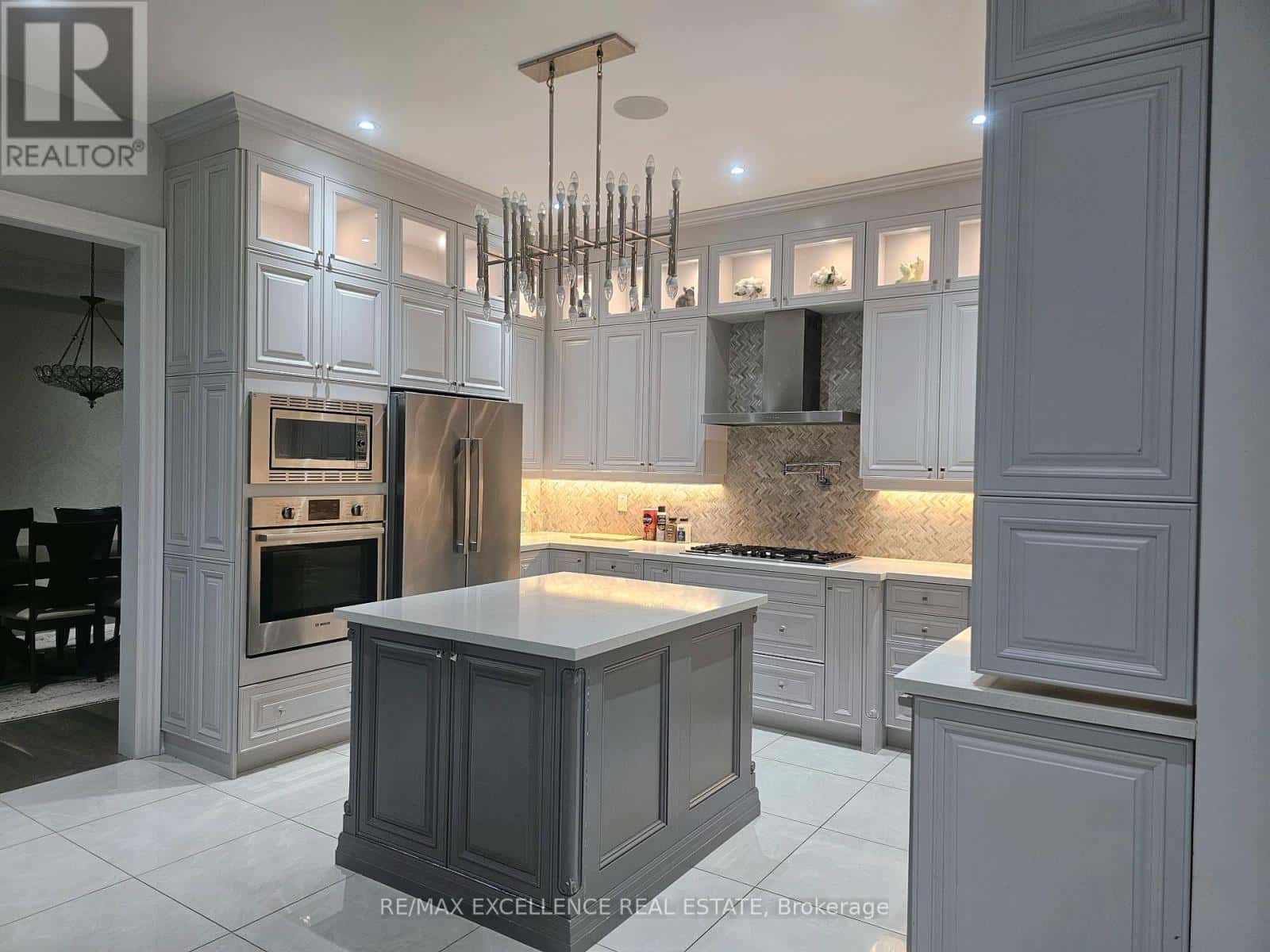 95 GORDON RANDLE DRIVE — Brampton (Toronto Gore Rural Estate), Ontario - Photo 3 of 16