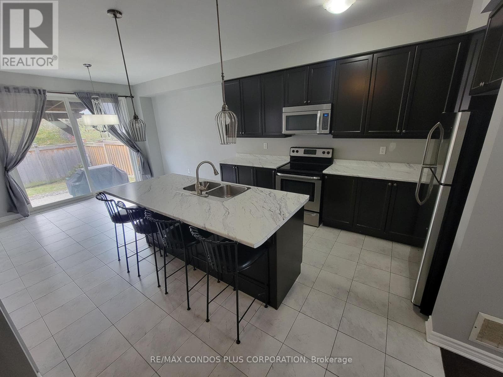 1542 TOUGH GATE — Milton (CL Clarke), Ontario - Main photo