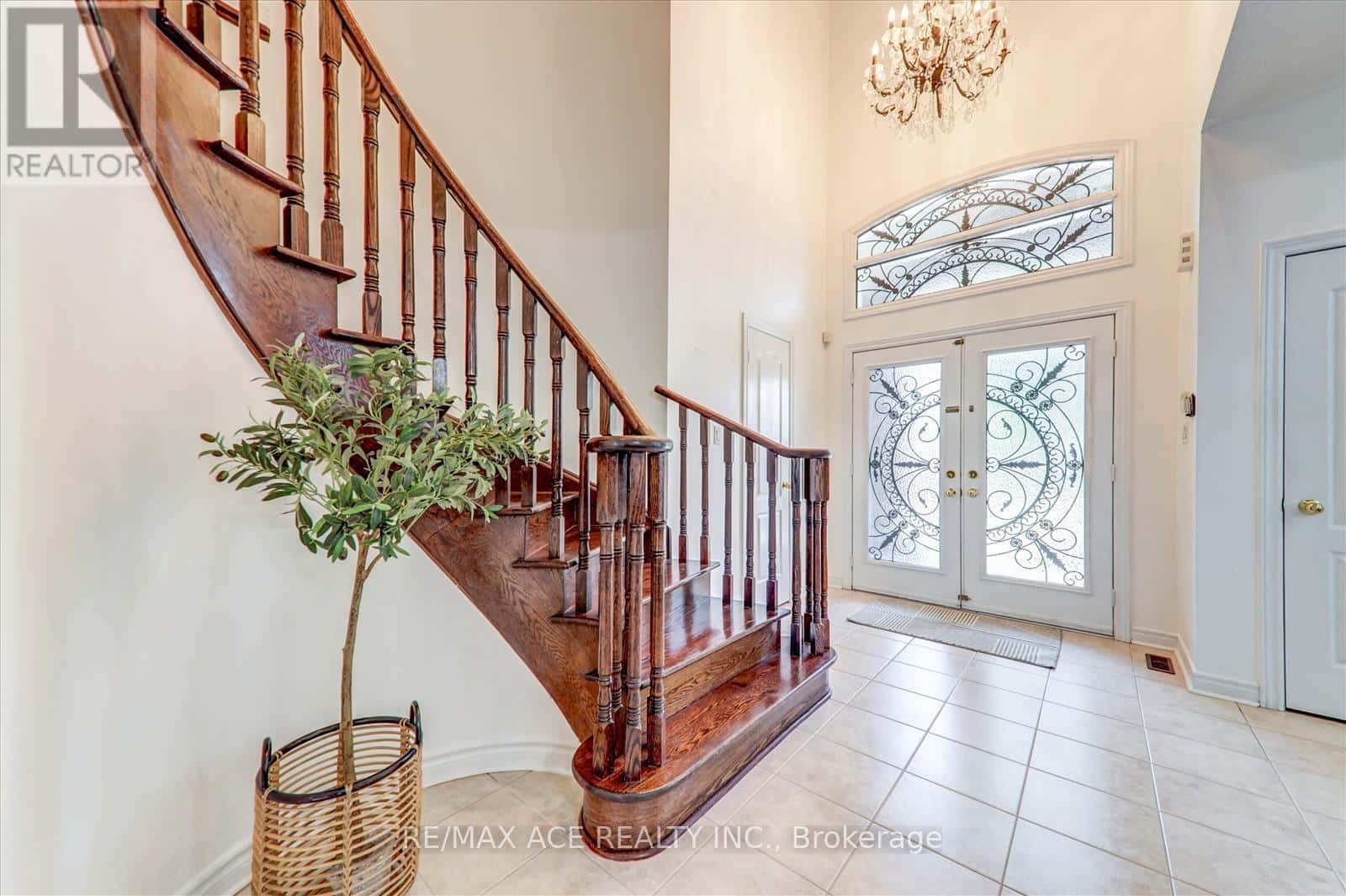 46 PUREBROOK CRESCENT — Brampton (Brampton East), Ontario - Photo 5 of 46