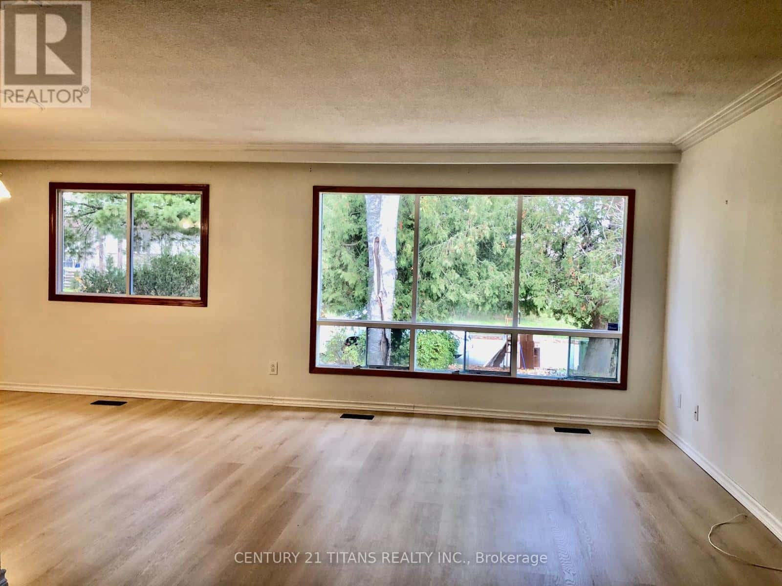 42 SCARBORO CRESCENT — Toronto (Highland Creek), Ontario - Photo 5 of 12