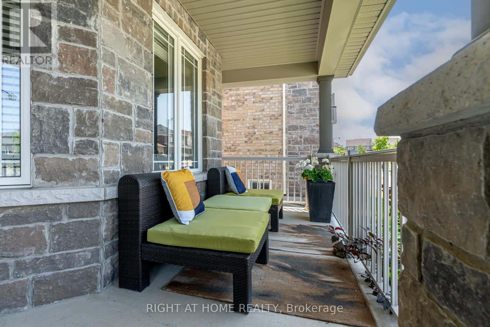 1341 BARDEAU STREET — Innisfil (Lefroy), Ontario - Photo 2 of 36